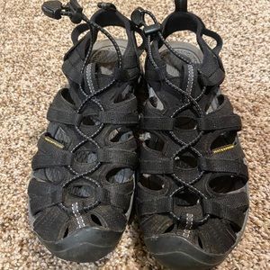 Keen Women’s Whisper black sport size 7